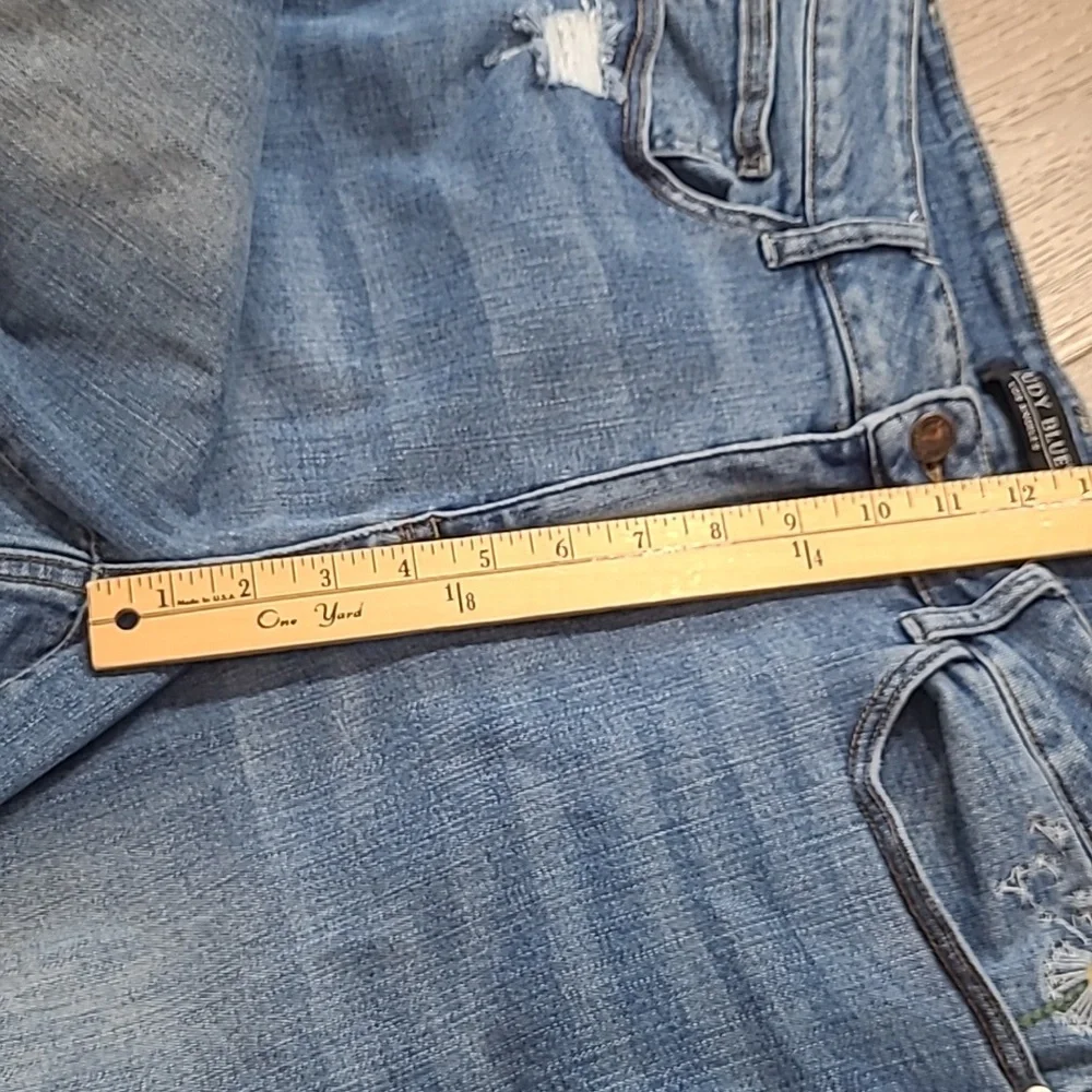 Judy Blue Jeans Women's sz 18W Mid Rise Skinny Distressed Cropped Denim Jeans